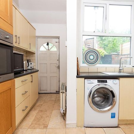 Homely Ensuite Room Near City Centre Манчестър Екстериор снимка