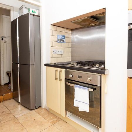 Homely Ensuite Room Near City Centre Манчестър Екстериор снимка