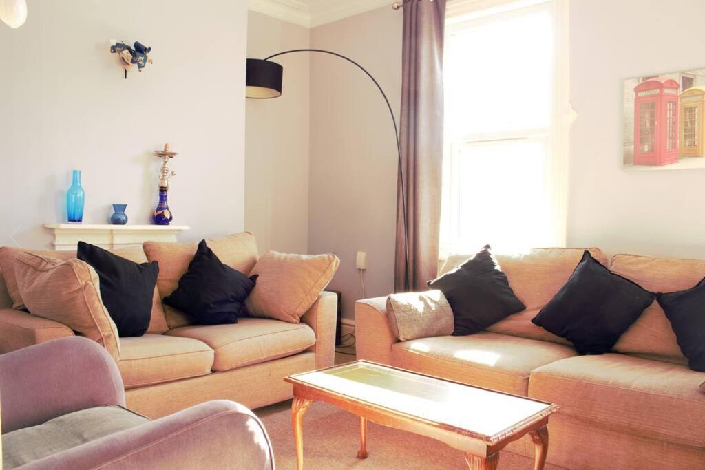 Homely Ensuite Room Near City Centre Манчестър Екстериор снимка