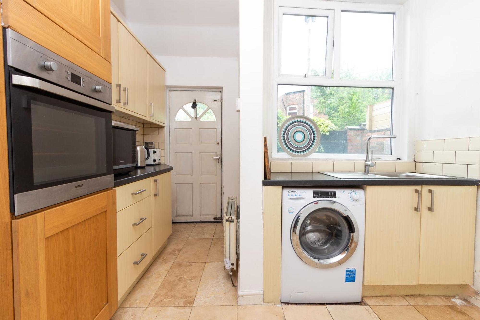 Homely Ensuite Room Near City Centre Манчестър Екстериор снимка