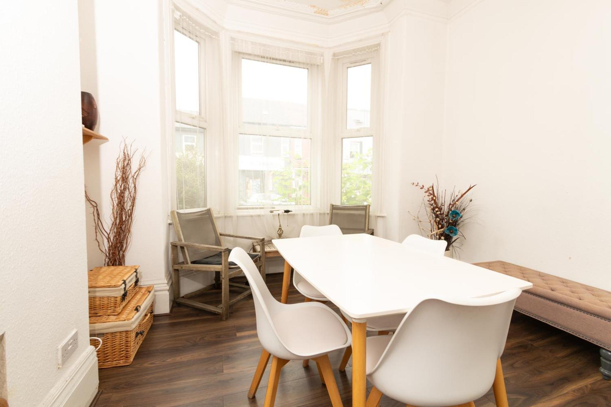 Homely Ensuite Room Near City Centre Манчестър Екстериор снимка