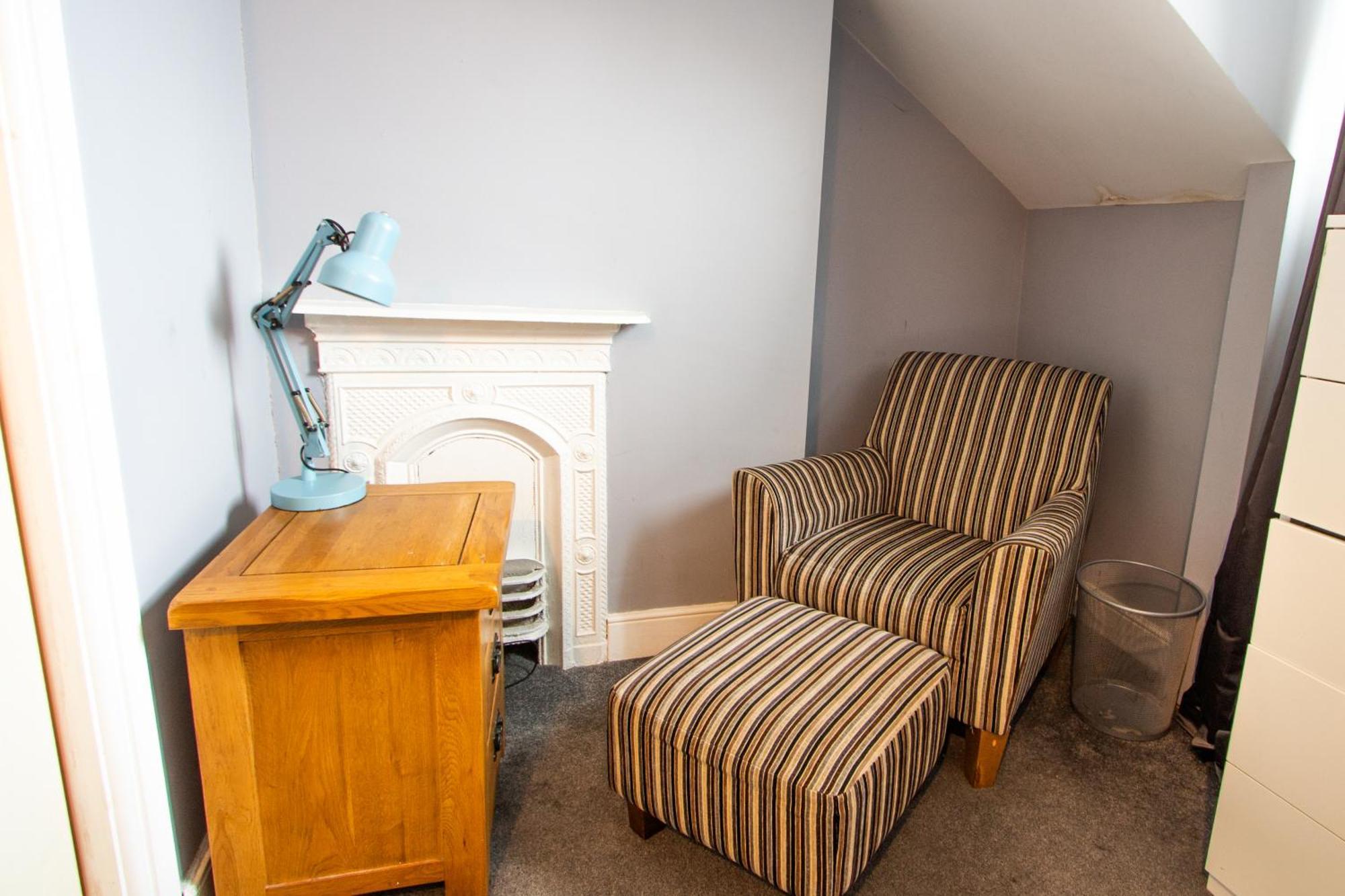 Homely Ensuite Room Near City Centre Манчестър Екстериор снимка